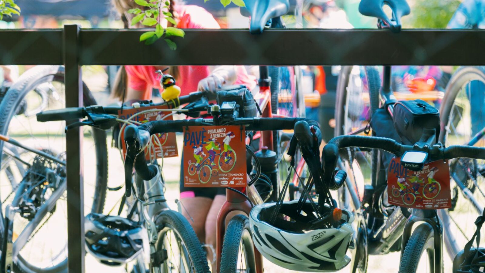 La sostenibilità che si attraversa: Pavè tra cultura e mobilità attiva